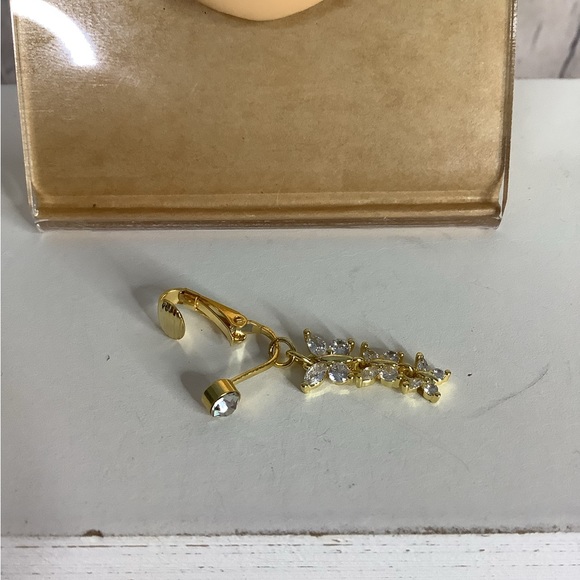 Clip-On Belly Button Ring - Picture 3 of 4